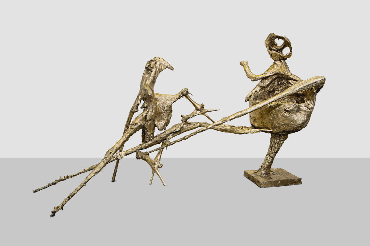 Sculpture en bronze par Germaine Richier représentant deux formes vaguement animales ; à gauche, elle évoque plutôt un oiseau ; à droit, une créature vaguement humanoïde